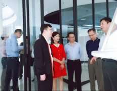 广东省工业和信息化局莅临乐鱼·官方端网站-乐鱼online(中国)调研制造业创新中心建设情况 